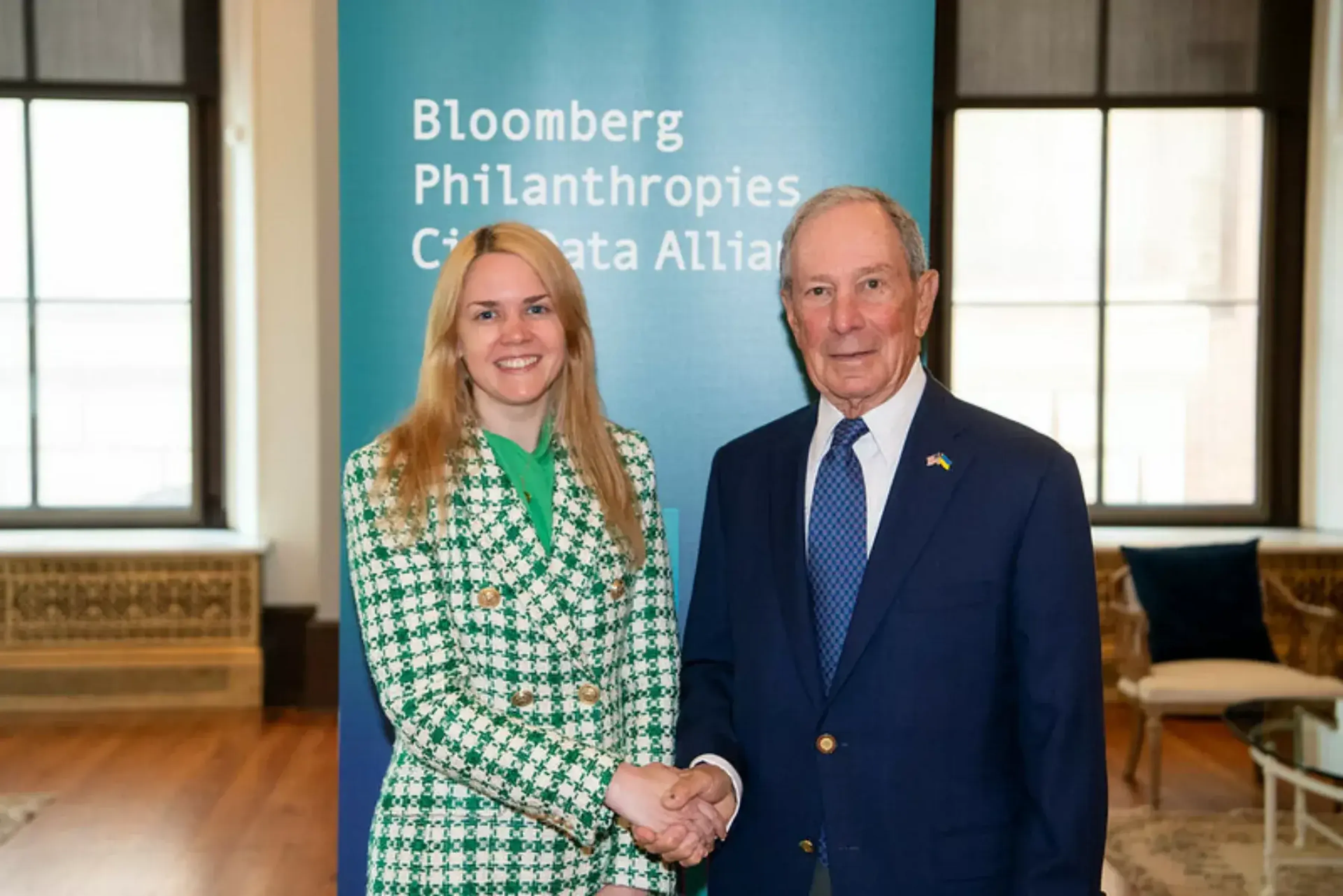 Amanda with Michael Bloomberg at the Bloomberg Philanthropies City Data Alliance Mayoral Convening in Baltimore