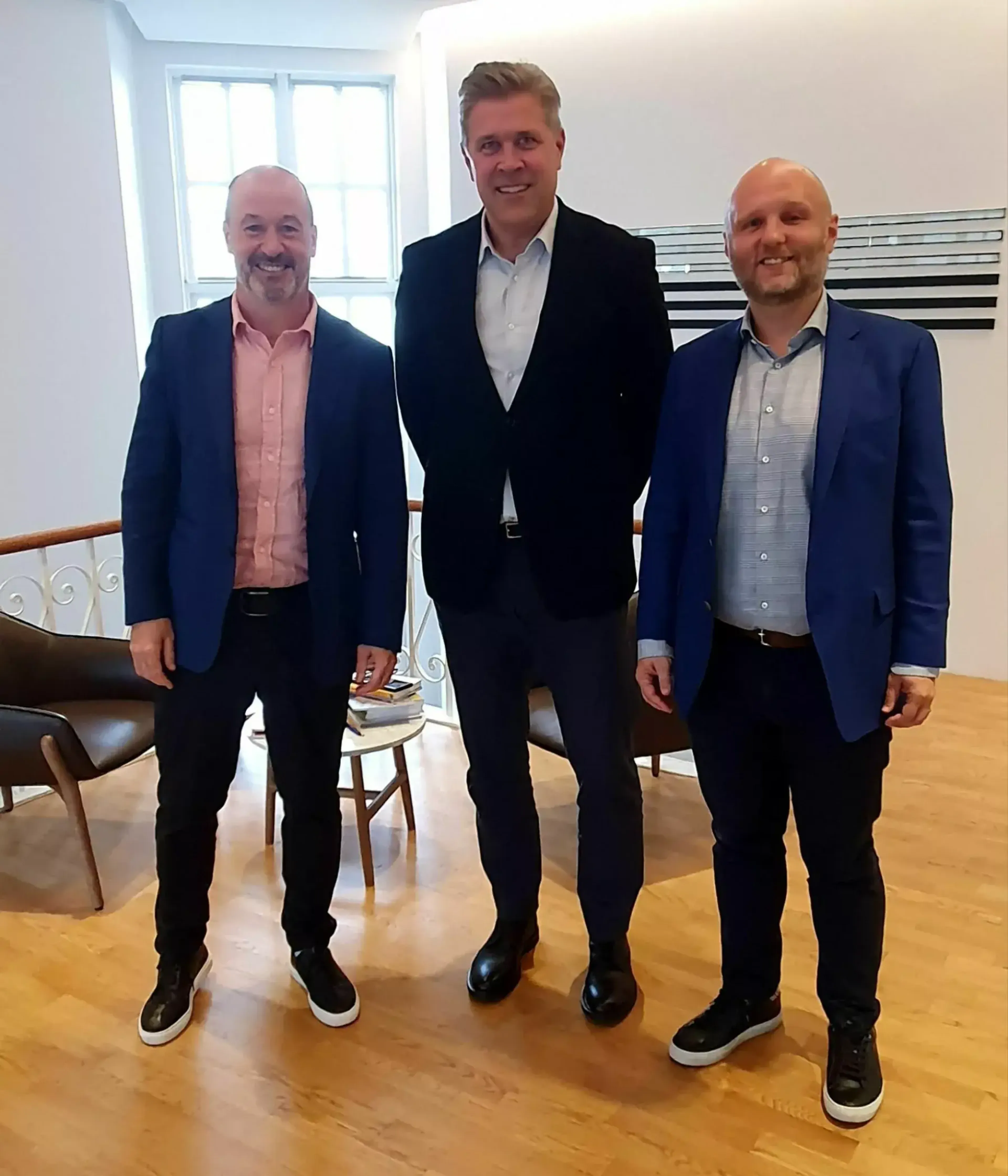 Mike Bracken with Bjarni Benediktsson and Andri Heiðar Kristinsson.